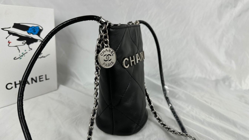 Ch**el bucket bags